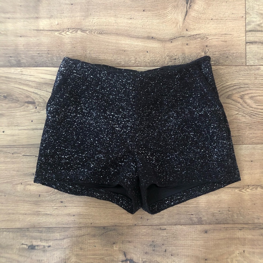 Vero Moda Shorts - Picture 2 of 5